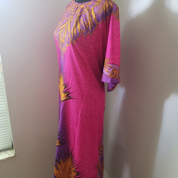 Just In: New Fuschia Kaftan Abaya Cover-up D… - Picture 8 of 14